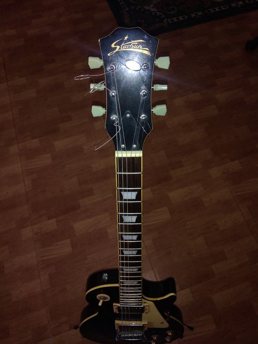 Guitarra STAR SUN, como nova