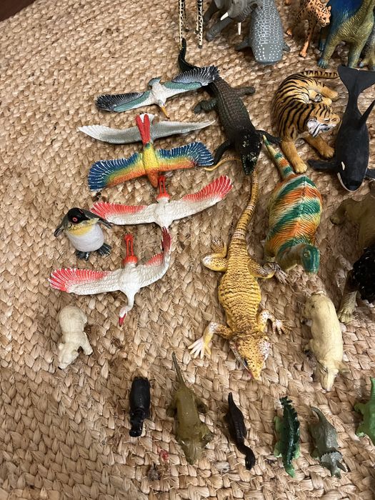 Brinquedos bonecos diversos