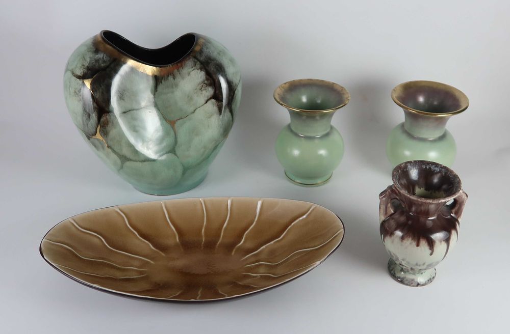 Conjunto de faiança modernista Europeia