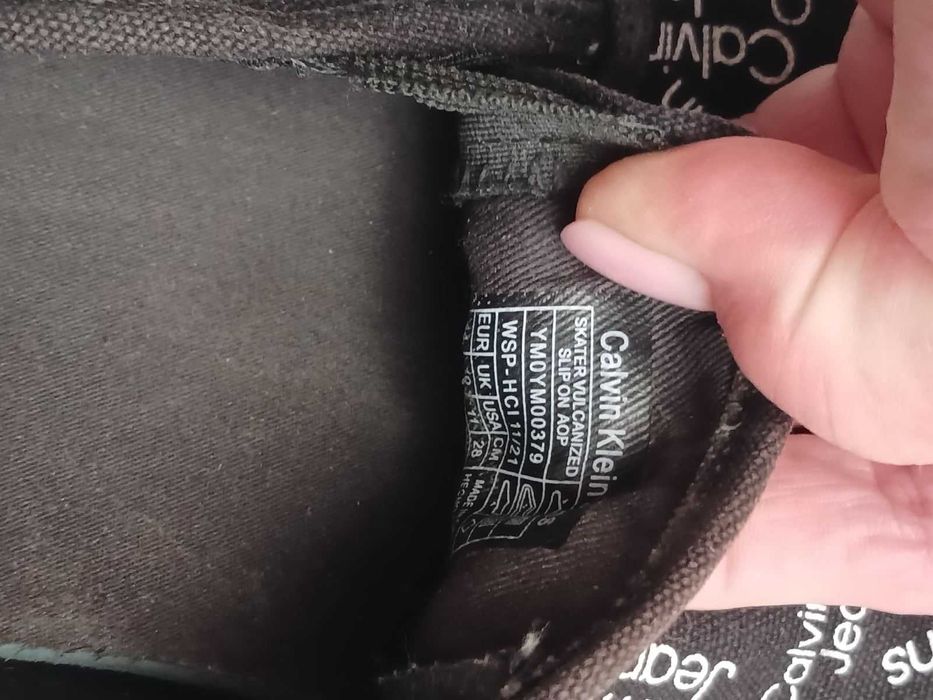 Продам чорні кеди Calvin Klein у хорошому стані