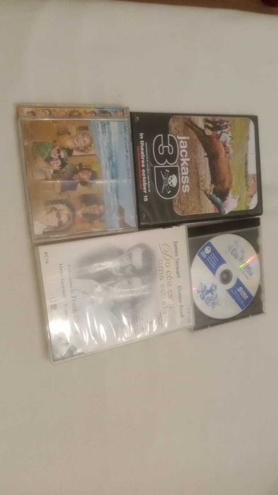 Vários CDS com diferentes músicas