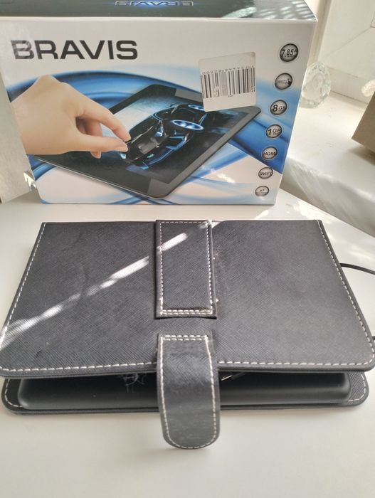 Планшет Bravis NP81QC 8 дюймів у хорошому стані.