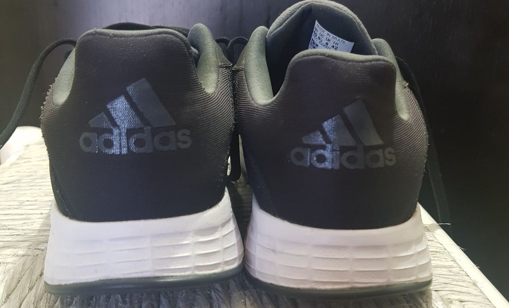 Vendo tênis Adidas original tam.42