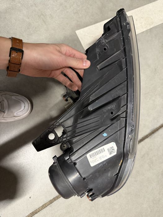 Durango 2014-2020 lampa prawa xenon z poziomowaniem