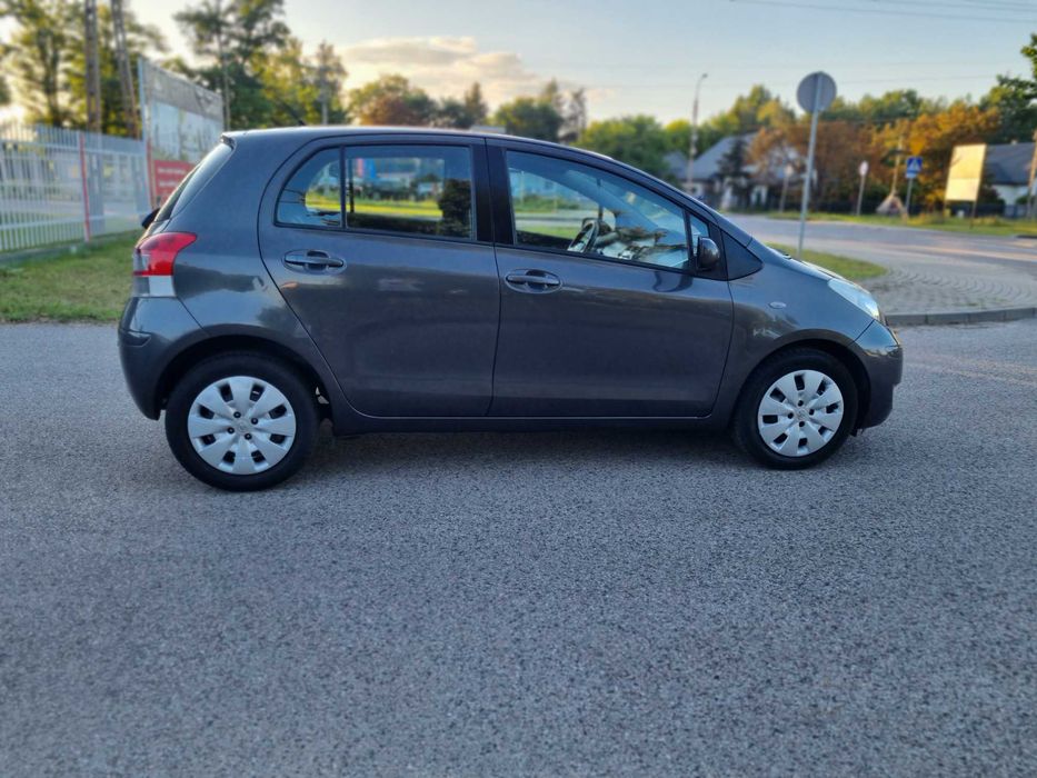 Toyota Yaris SOL automat, klimatronic salonPL