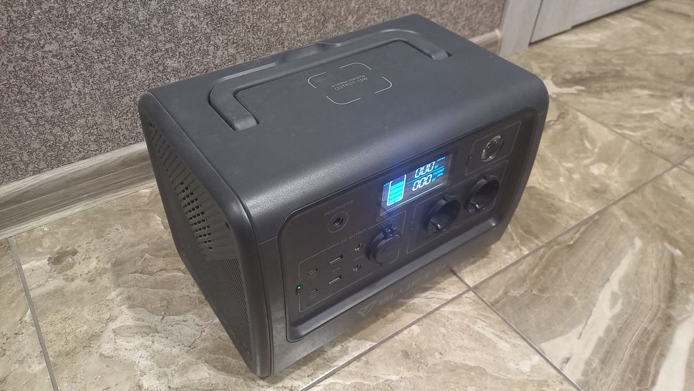 Bluetti Poweroak EB70 1000Вт, 716Вт/год Портативна станція живлення