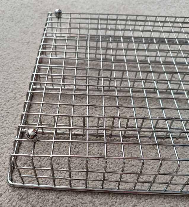 Metalowy organizer na sztoćce