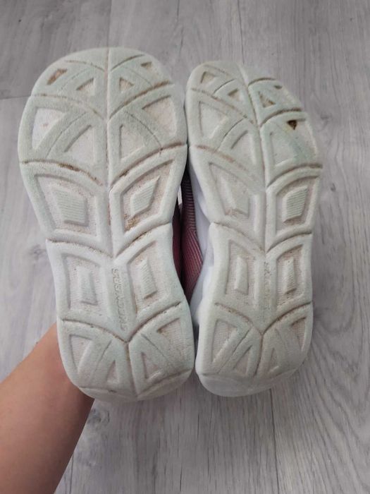 Кросівки Skechers 28 розмір на дівчинку