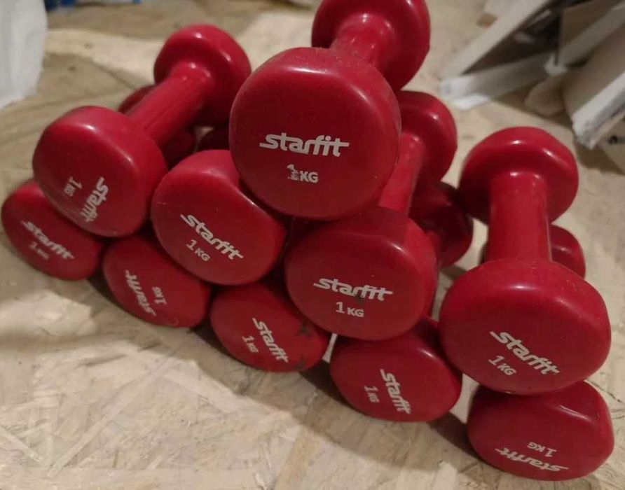 Гантели 1 кг б/у.