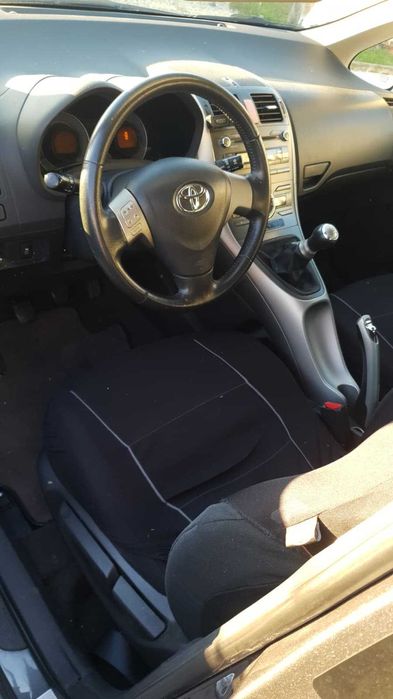 Toyota Auris 1.4 D-4D 2008 – Económico, Fiável e Bem Estimado