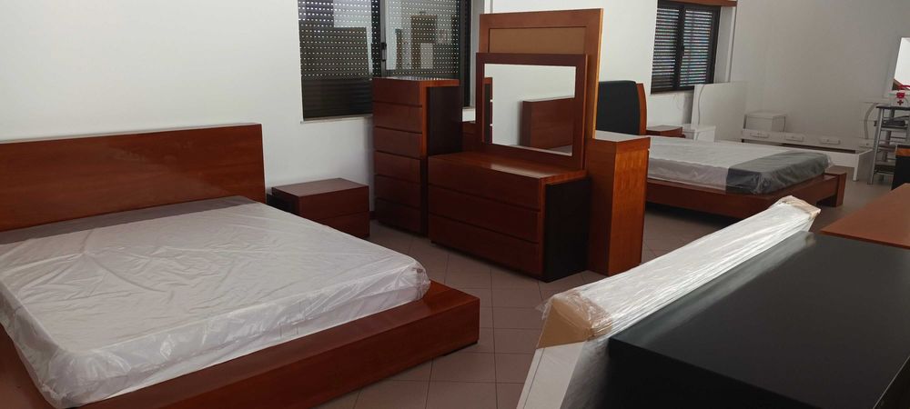 Venda de Mobiliário de Exposição