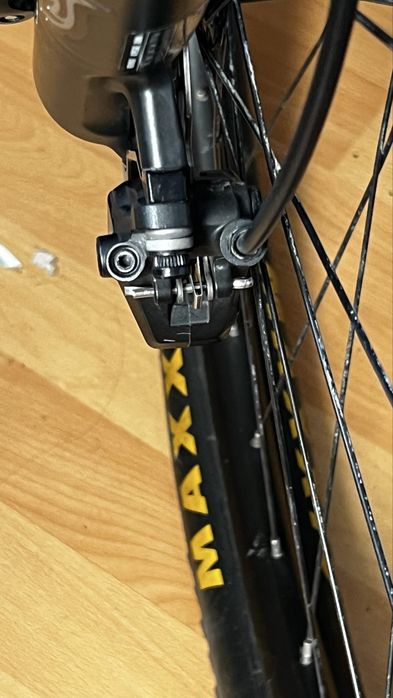 Vendo par de travoes shimano mt6100 no estado como na fotos