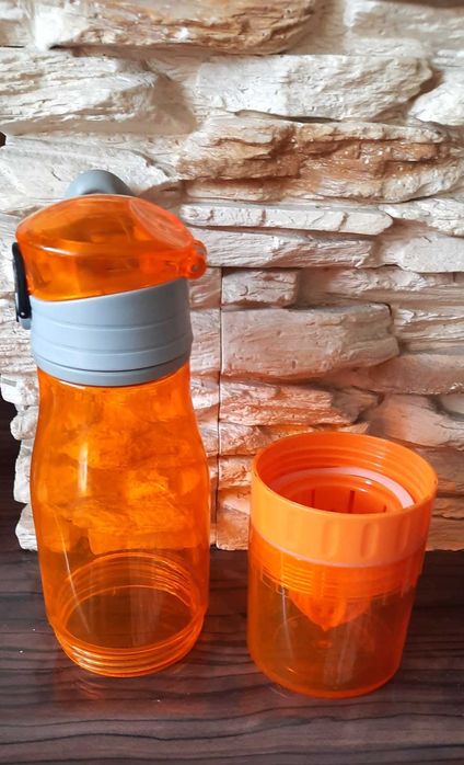Bidon, butelka na napój z wyciskarką poj. 700 ml. Delimano