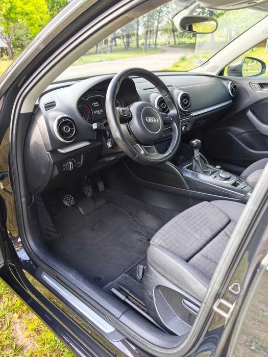 Audi A3 Sportback 1.6 TDI Attraction (2013)