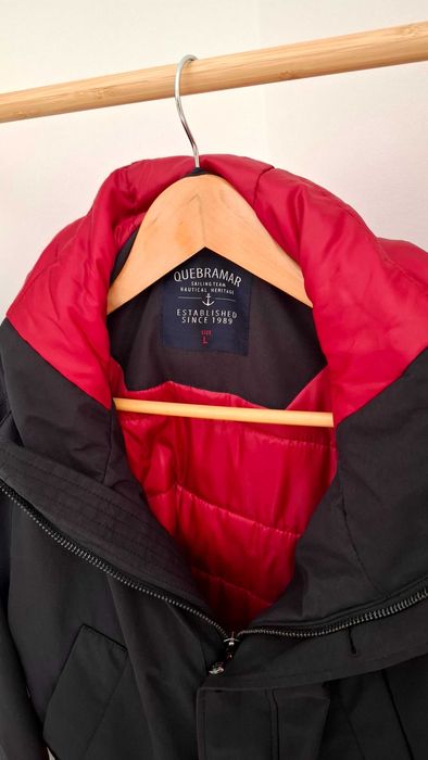 Casaco Quebramar L | Parka preta com interior vermelho