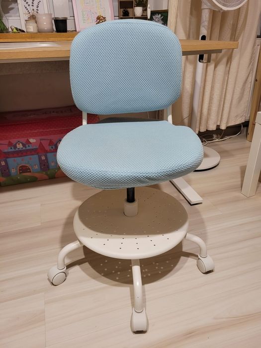 Krzesło biurowe dziecięce - niebieskie lub różowe -  Vimund