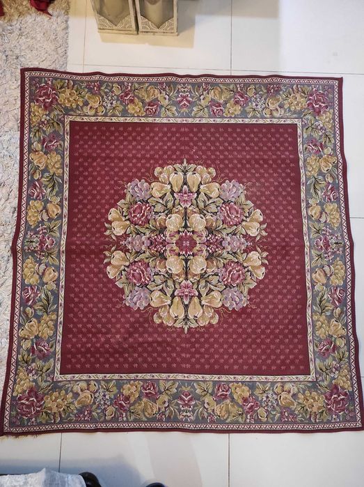 Obrus Gobelinowy 138x128cm.