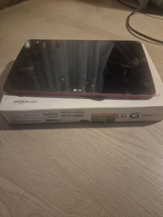 LG G Pad 10.1 V-700 екран цілий  запчастини