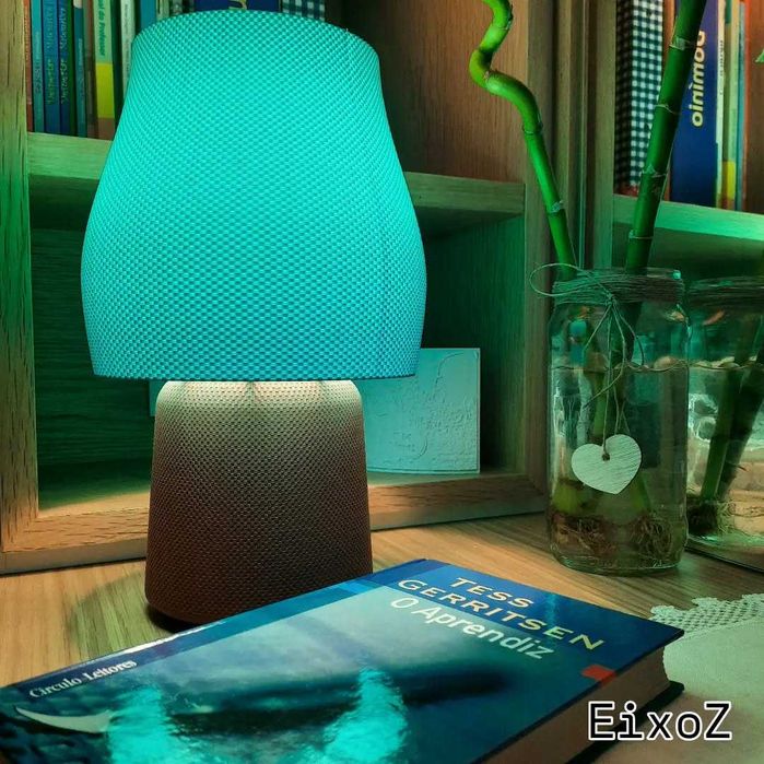 Candeeiro de mesa E27 com Lâmpada LED - NOVO Ref: 002