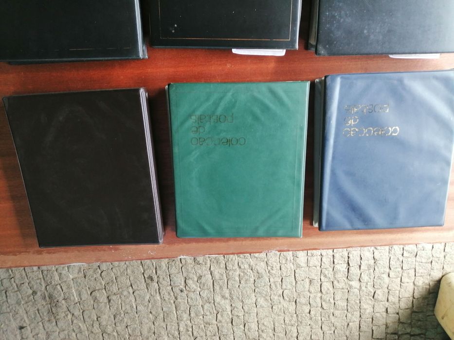 Coleção de calendários e postais