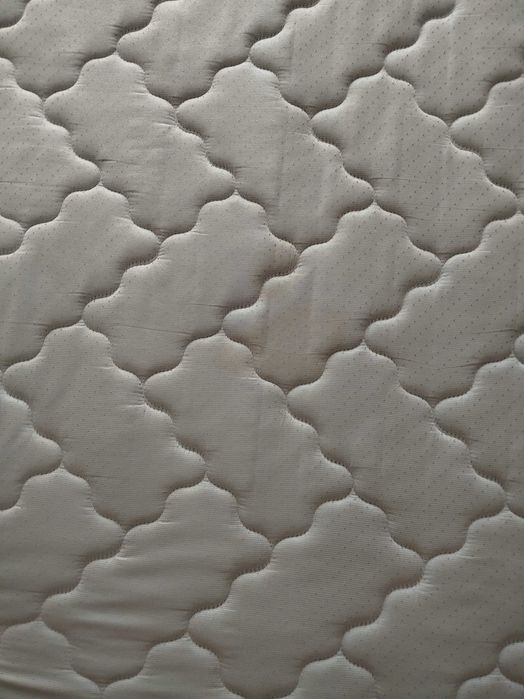 Cama elevatória com colchão