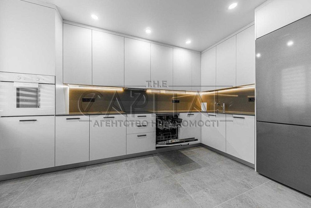 Оренда 2к квартири з терасою Володимира Івасюка Оболонь Київ