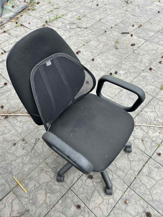 Офіснк крісло, шафа