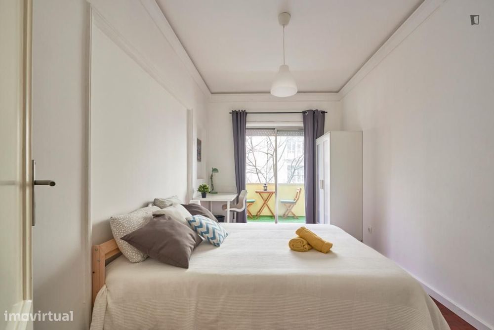 Quarto - localizado em Marquês de Pombal Lisbon