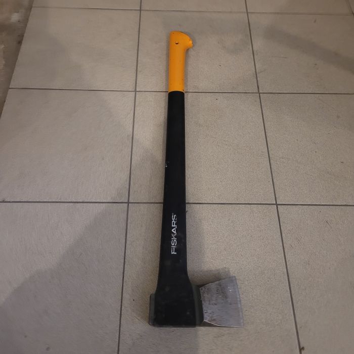 Sprzedam siekierę fiskars