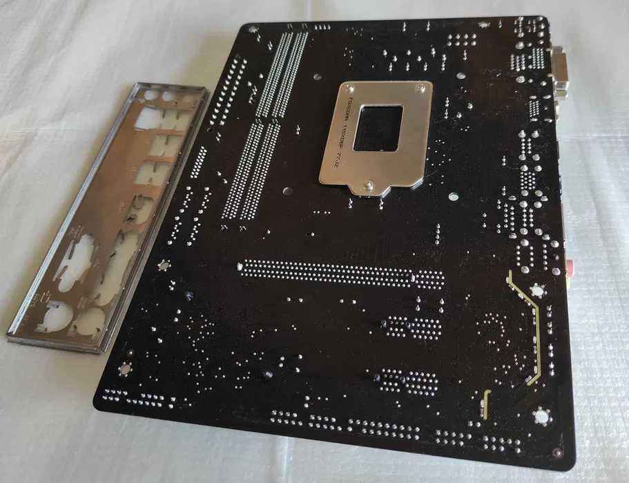 Gigabyte GA-H110M-S2H + CPU Pentium G4500.