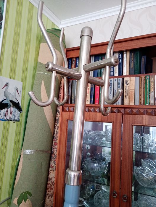 Вішалка для одягу