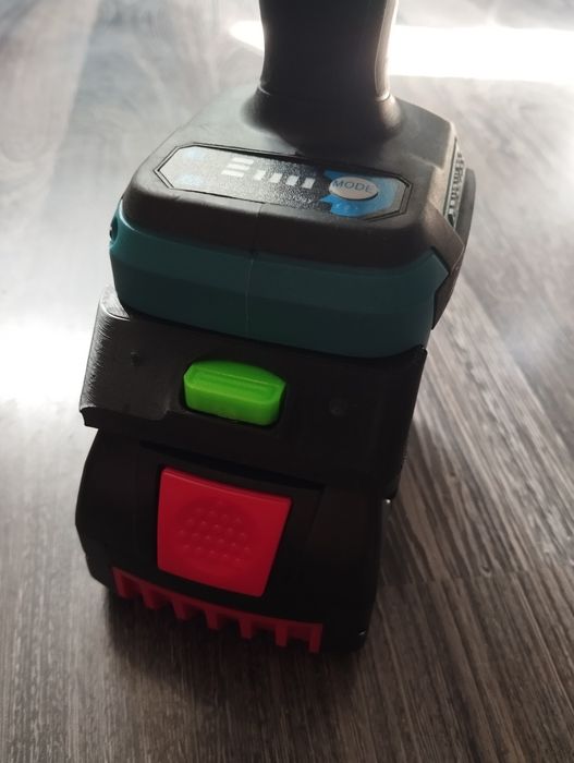 Адаптер перехідник акумулятор Bosch Pro 18V на інструмент Makita