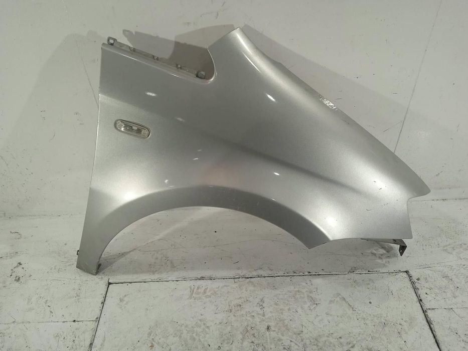 GUARDA-LAMAS FRONTAL DIREITO FIAT IDEA 2004