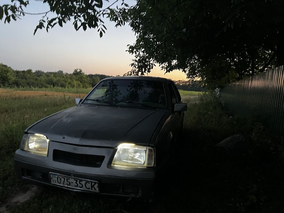Продам опель находу