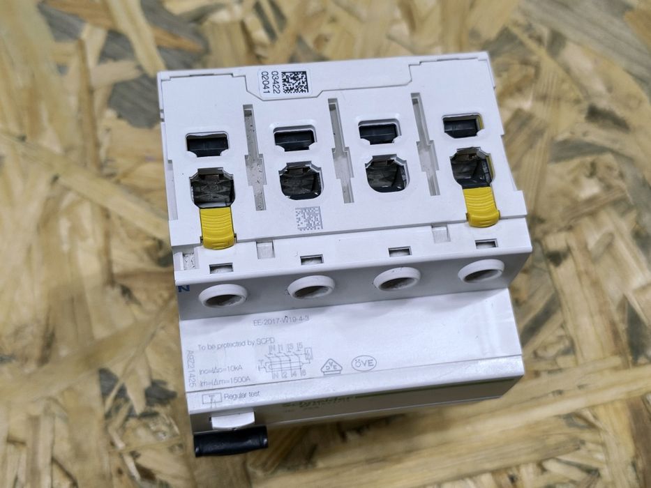 Wyłącznik różnicowoprądowy RCD 25A typ A 30ma / Schneider ilD 25A