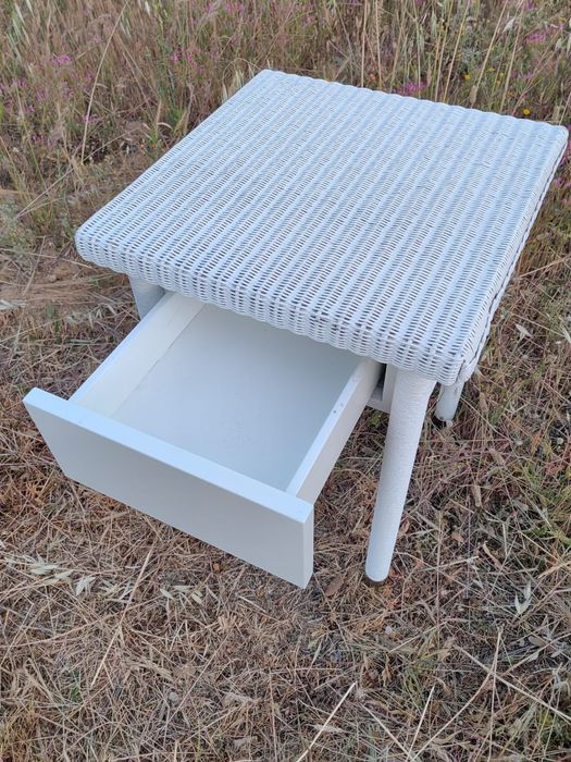 2 Mesas de Cabeceira em Rattan com Gavetas Soft Close