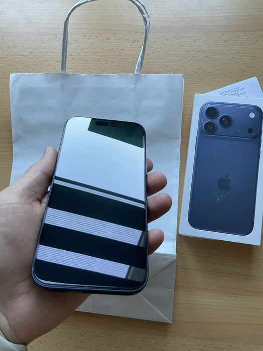 IPhone 17 pro max deep blue 256 zamienię na Iphone 17 pro, Macbook air 15 M5