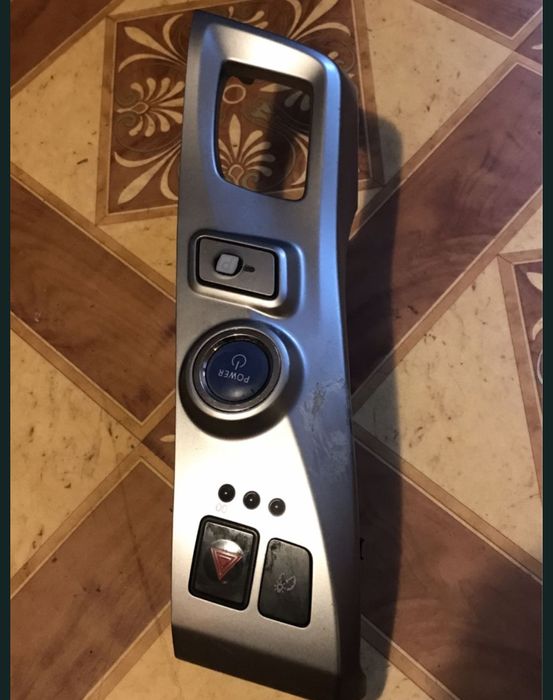 Panel start stop i kratka nawiewu toyota prius plus