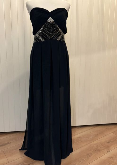 Granatowa długa sukienka bez ramiączek TFNC London – cekiny i koraliki