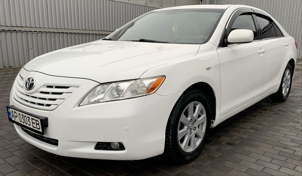 Toyota Camry 40