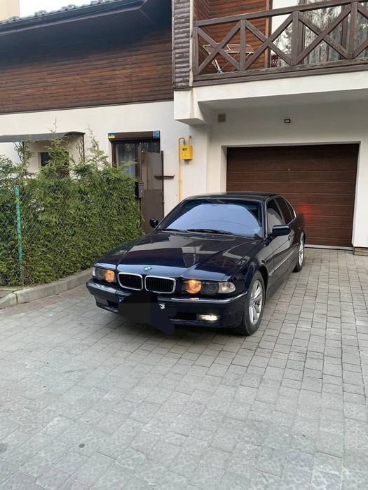 Продам BMW 740 E38
