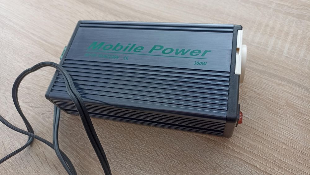 Інвертер, перетворювач напруги з  12 вольт у 220V. 300W