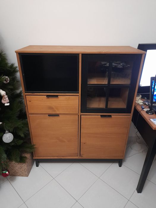 Movel castanho e preto