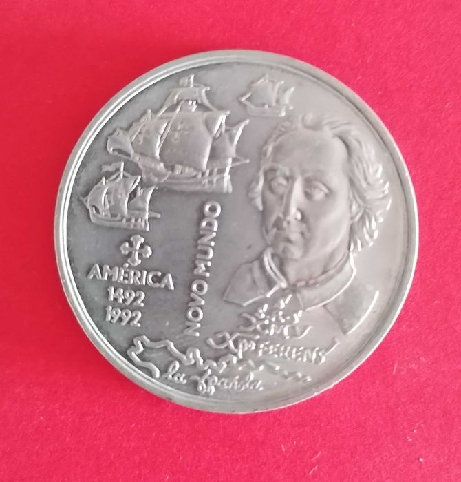 9 moedas comemorativas de 200 escudos
