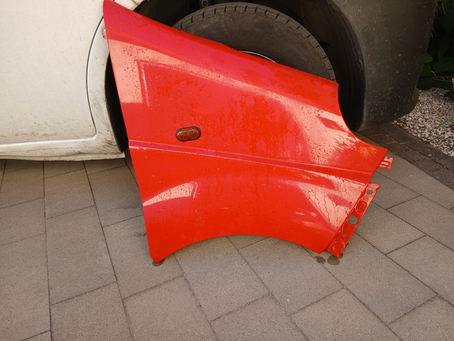 Błotnik prawy trafic vivaro primastar 01-14r. Oryginał.