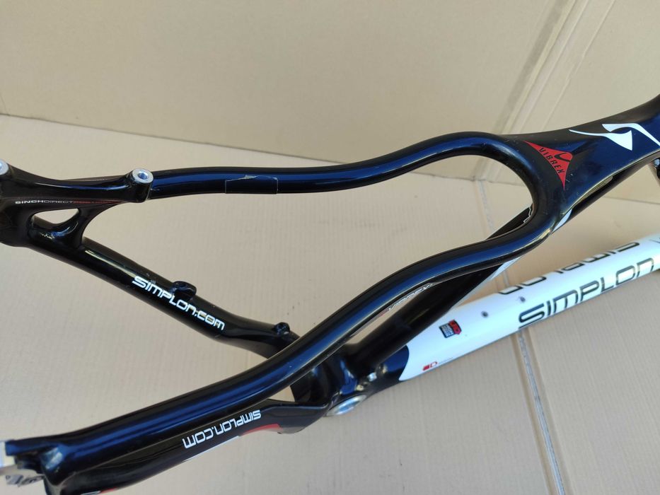 Lekka Rama Simplon Gravity Carbon Koła 26" Roz. 49cm C-T