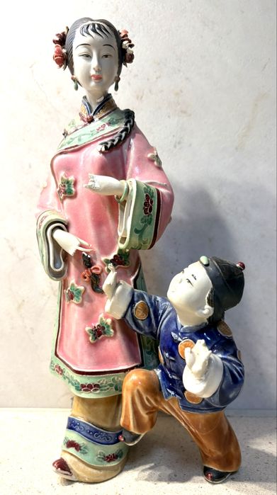Conjunto de 3 antigas figuras chinesas em porcelana cerâmica policromada Wucai - marcadas