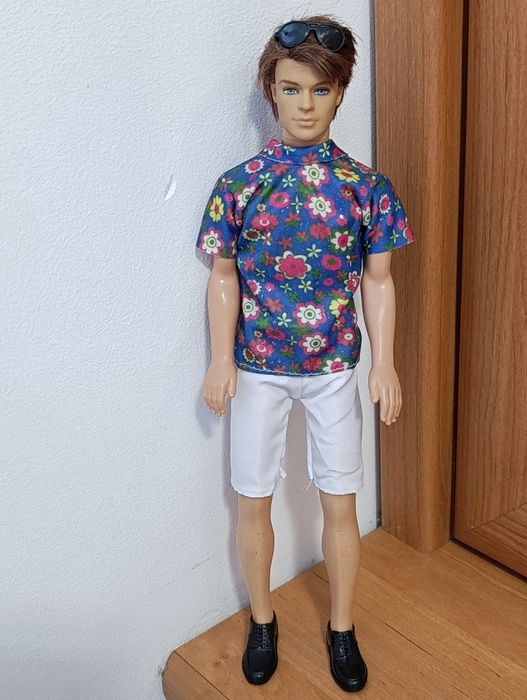 Elegancki komplet dla lalki Kena.