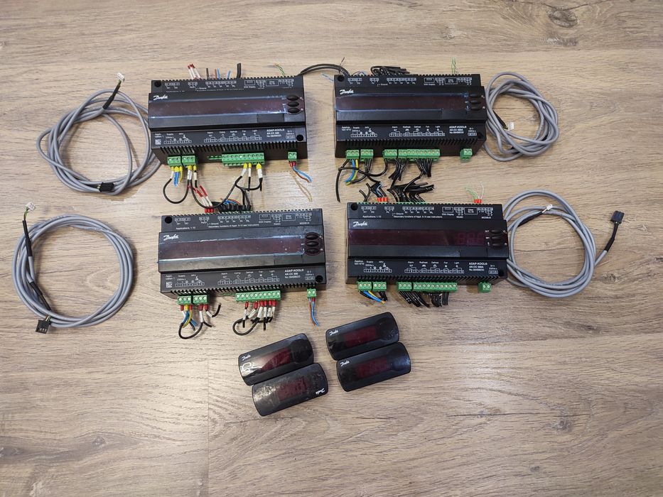 Контролер Danfoss AK-CC 550