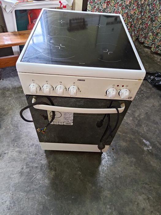 Fogão Zanussi totalmente elétrico trifásico